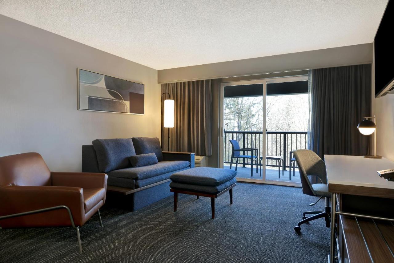 Courtyard By Marriott Portland Southeast/Клакамас Екстериор снимка